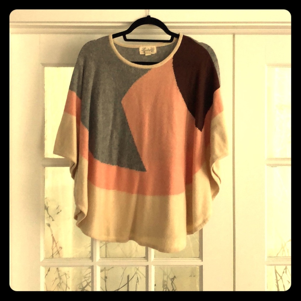 Boutique XXI Sweater Poncho